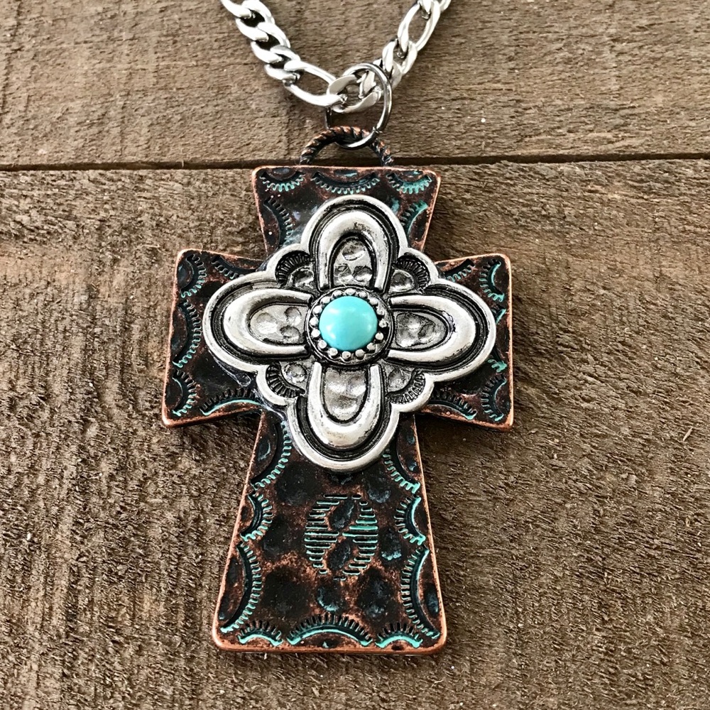 🆕3D Rustic Cross Pendant - Picture 2 of 4